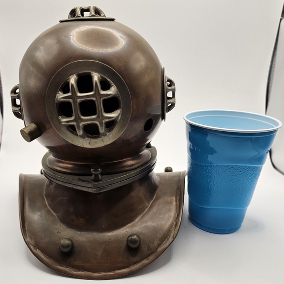 Vintage Minature Brass/Copper Diving Helmet - Picture 10 of 10